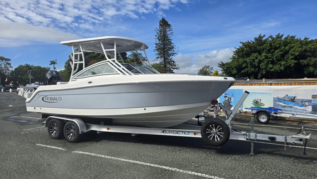 Robalo R247 D.C