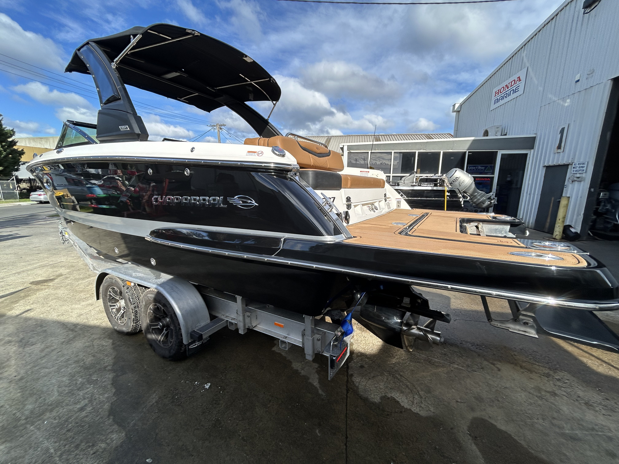 Chaparral 267SSx Premium Bowrider - Image 2
