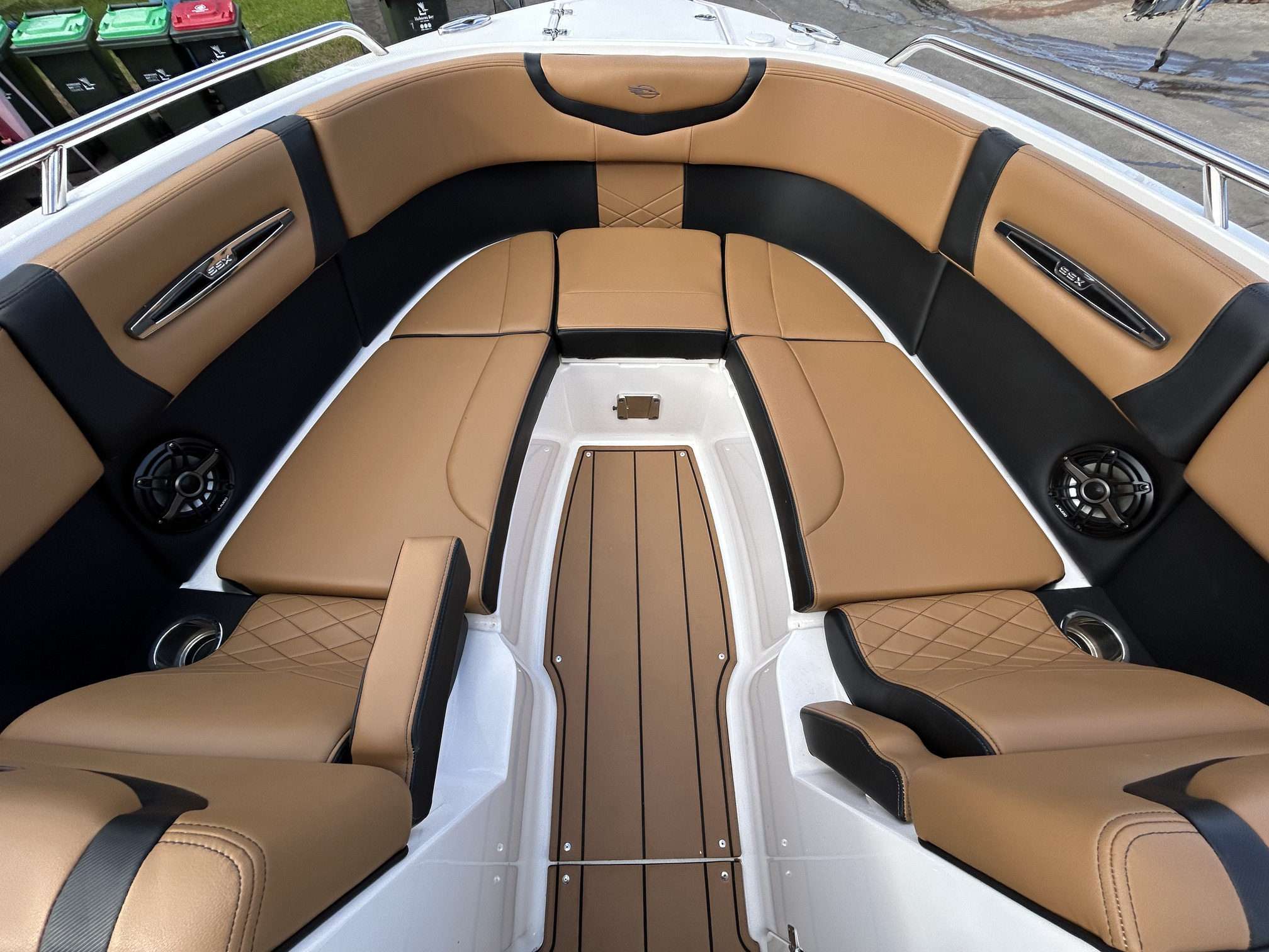 Chaparral 267SSx Premium Bowrider - Image 11